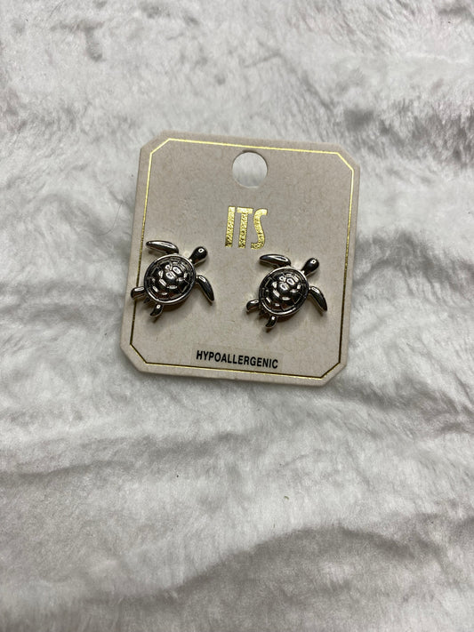 Sea turtle stud