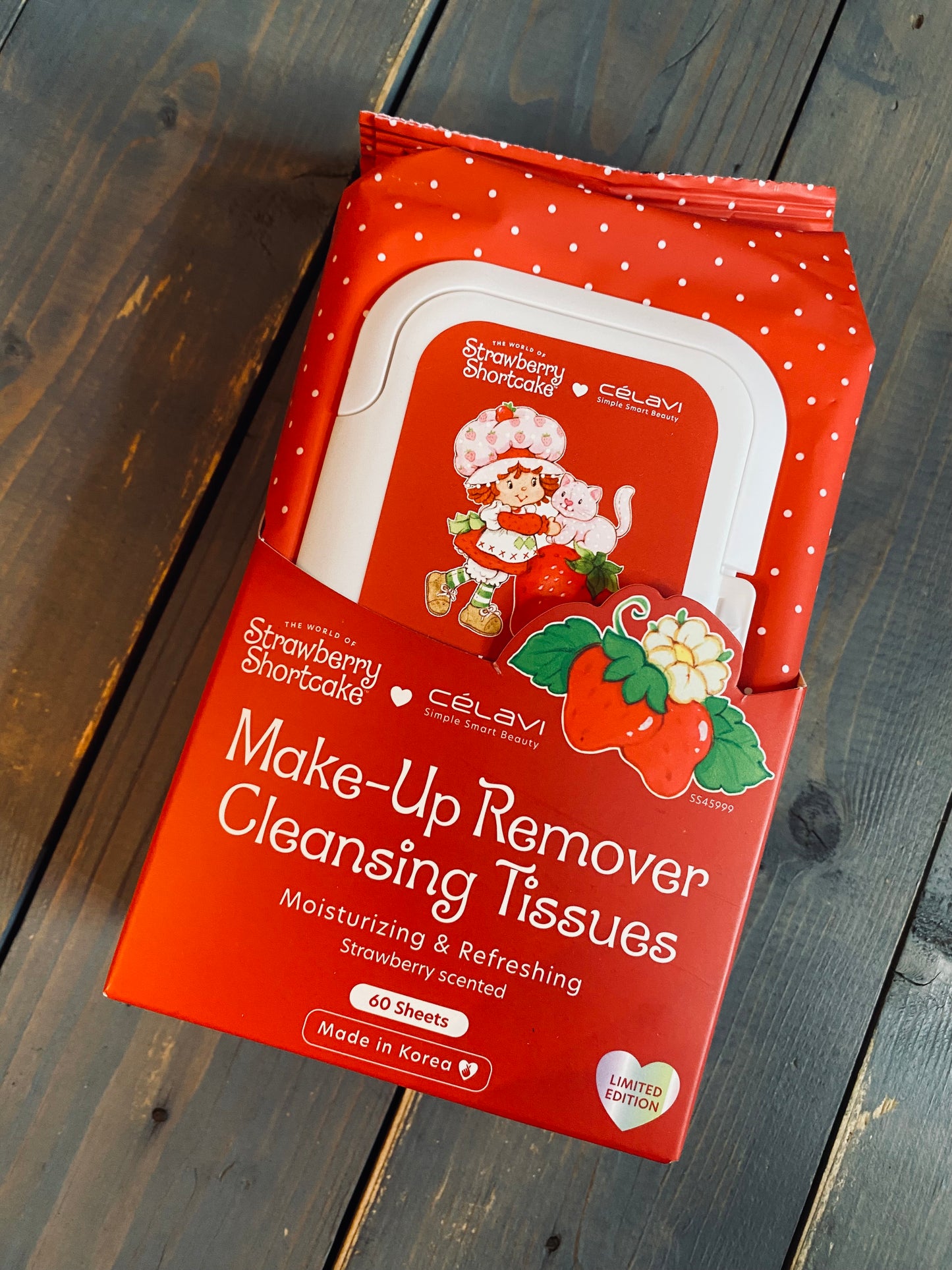 Strawberry shortcake makeup removing wipes